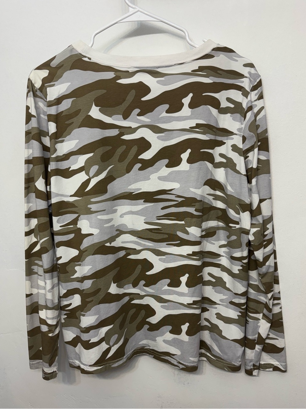 Mazik Camo Long Sleeve & Shorts Two Piece Lounge Set Women’s Size Medium NWOT - Picture 3 of 7